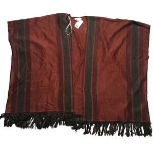 NWT Forever 21 Womens Poncho Fringe 100% Acrylic Maroon Sweater Medium